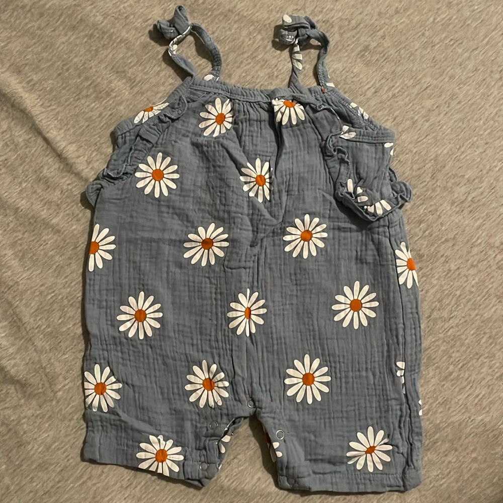 SHEIN Baby Girl Romper